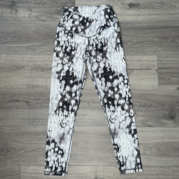 NWOT Aerie Offline Shine Hi-Rise Crossover 7/8 Legging Silver Shadow Medium - Picture 2 of 10